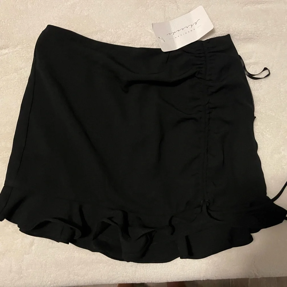 American Thread Ruffle Skort - Picture 1 of 3